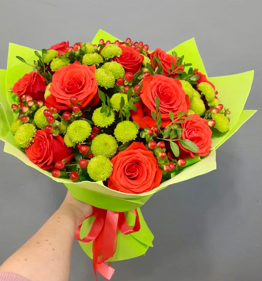 Букет цветов из: Хризантемы и Розы в Шелкозаводской