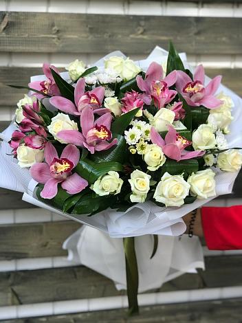 Букет цветов из: Розы и Хризантемы в Шелкозаводской