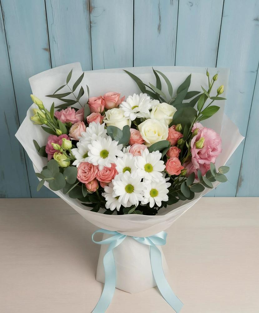 Букет цветов из: Розы, Лизиантусы и Хризантемы в Шелкозаводской