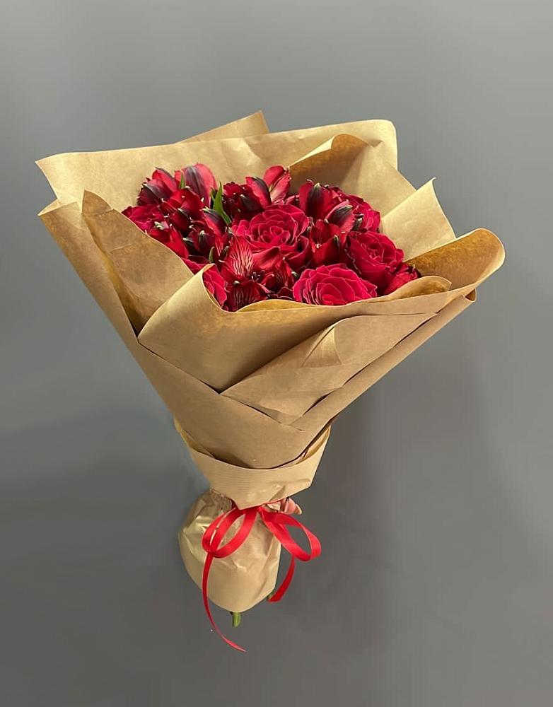 Букет цветов из: Альстромерии и Розы в Шелкозаводской