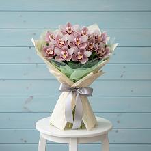 Букет цветов из:  Орхидеи и Розы в Шелкозаводской