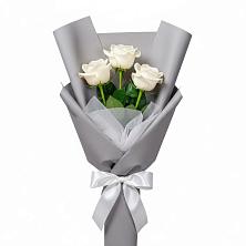 Букет 3 белые розы в Шелкозаводской