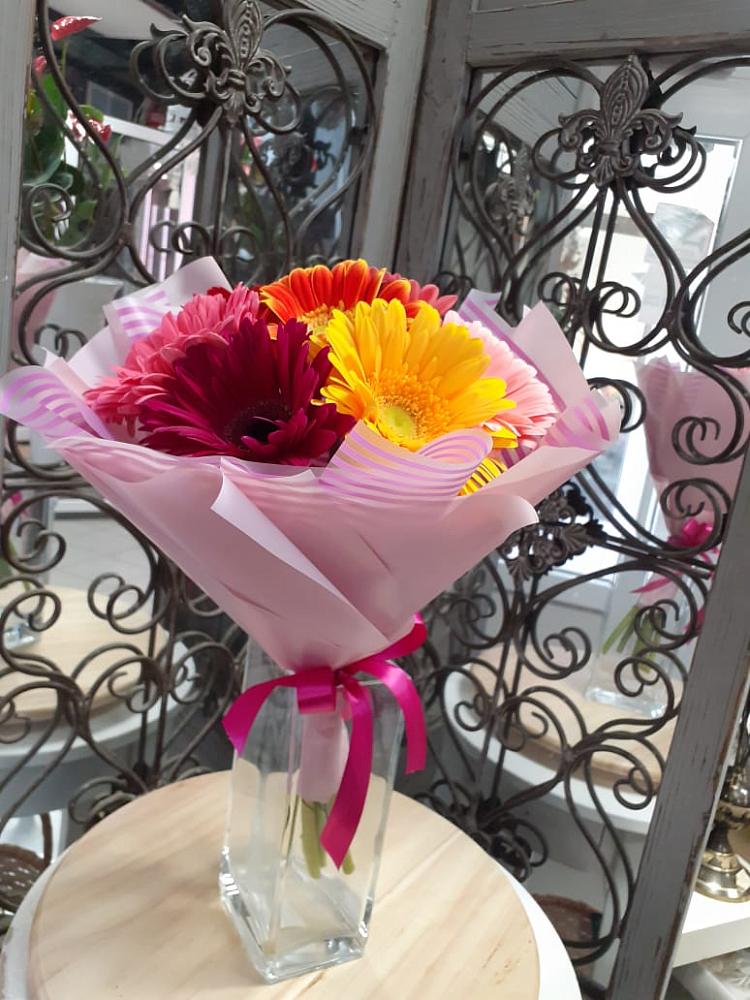 Букет цветов из: Герберы в Шелкозаводской