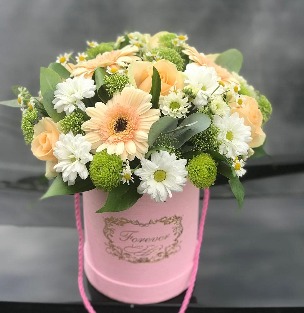 Цветочная композиция из Розы, Герберы и Хризантемы в шляпной коробке в Шелкозаводской